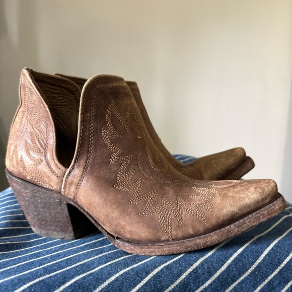 Ariat Shoes - Ariat Tan Western Ankle Booties